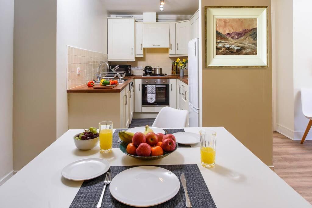 Luxury City Apartment Underground Parking 5* เบลฟาสต์ ภายนอก รูปภาพ